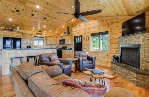 Gatlinburg House | Gorgeous Gatlinburg Cabin Large Deck and Hot Tub!