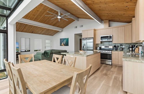 Moss Beach House | Gorgeous hillside home with ocean views!