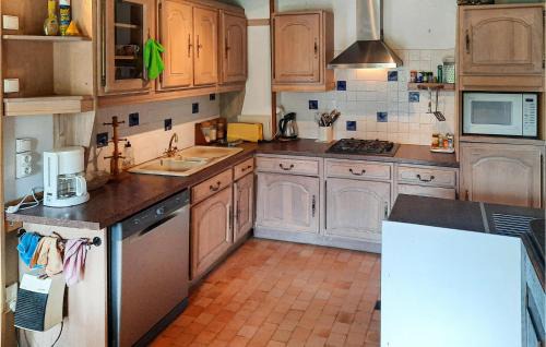 Noyal-Sous-Bazouges House | Gorgeous Home In Noyal-Sous-Bazouges