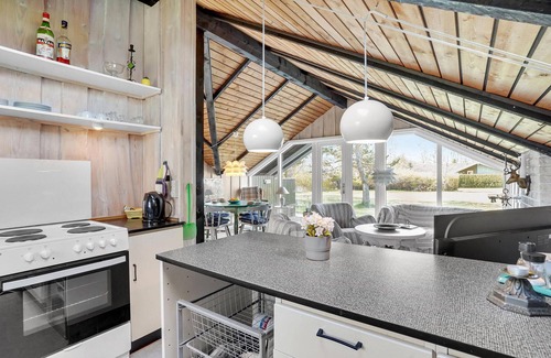 Dannemare House | Gorgeous home in Dannemare with kitchen