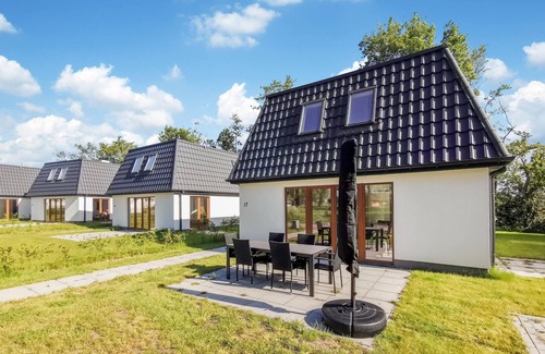 Den Oever House | Gorgeous home in Den Oever with WiFi