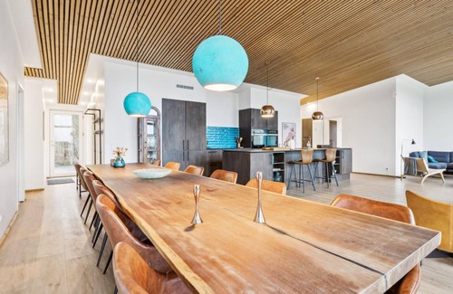 Øer Strand House | Gorgeous home in Ebeltoft with kitchen