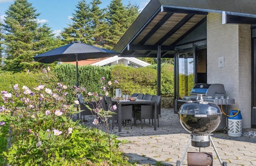 Fej House | Gorgeous home in Fejø with WiFi