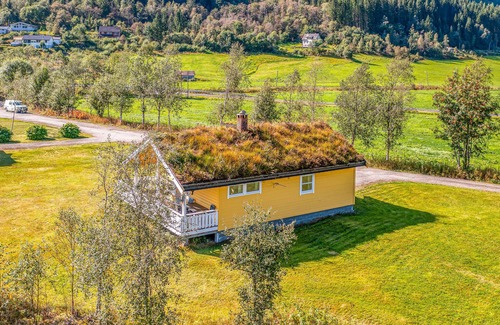 Fjaerland House | Gorgeous home in Fjærland