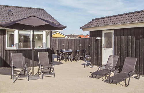 Flovt Strand House | Gorgeous home in Haderslev with WiFi