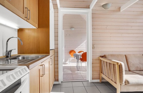 Hadsund House | Gorgeous home in Hadsund with kitchen