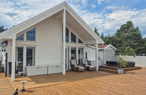 Fusa House | Gorgeous home in Nordtveitgrend