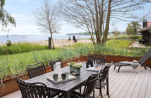 Grønninghoved Strand House | Gorgeous home in Sjølund with kitchen