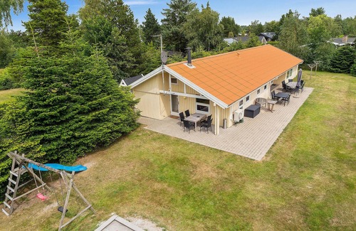 Bøtø By House | Gorgeous home in Væggerløse with sauna