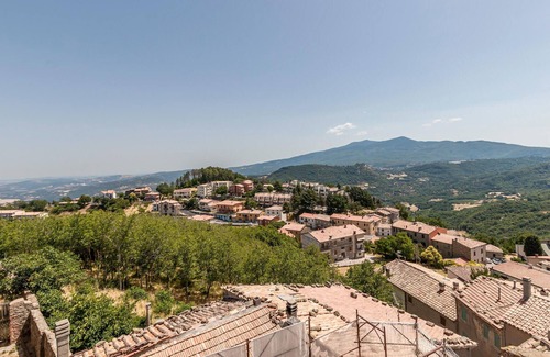Monticello Amiata House | Gorgeous home in Monticello Amiata