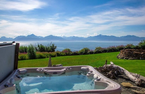 Homer House | Gorgeous Home with Unobstructed Ocean & Mountain Views & Private Hot Tub!