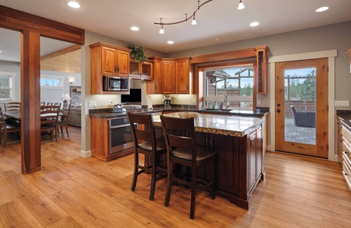 Westbrook Meadows House | Gorgeous! Hot Tub, Mountain Views, Road to Mt Bachelor!