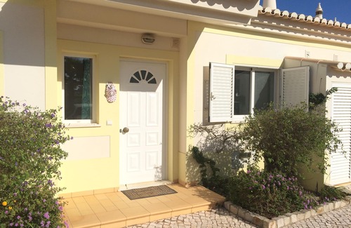 Budens House | Gorgeous house in the beautiful Western Algarve.