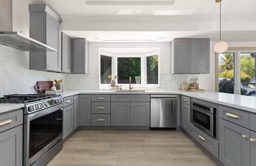 Walnut Creek House | Gorgeous house located in Walnut Creek: 3BD & 2BA, fully stocked kitchen, & more