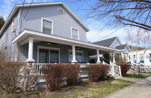 Harbor Springs House | Gorgeous in Downtown Harbor Springs