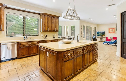 Tarzana Villa | Gorgeous Los Angeles Paradise Escape