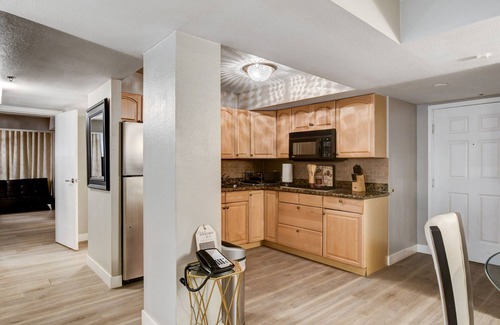 Las Vegas Strip Condo | Gorgeous, Luxurious Penthouse Next to Bellagio on the Strip! Call 702-987-6904.