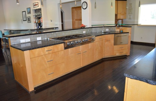 Kenai House | Gorgeous Modern Alaskan Home with Ocean/Mt View 10 minute walk to sandy beach