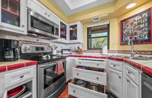 Tucson Condo | Gorgeous Mountain & City Views, Pools, & Hot Tubs