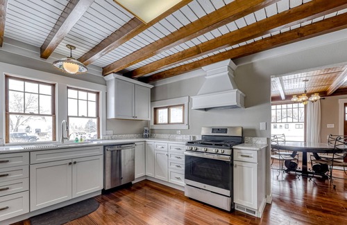 Parowan House | Gorgeous mountain view home with game room - new bathrooms, kitchen, & floors