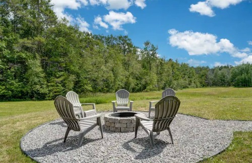 Wells Cottage | Gorgeous Nature Views, Minutes From Wells Beach