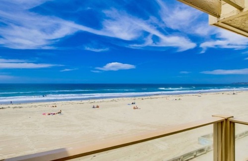 Mission Beach Condo | Gorgeous Ocean Front Condo on the Boardwalk - Walk to Everything!