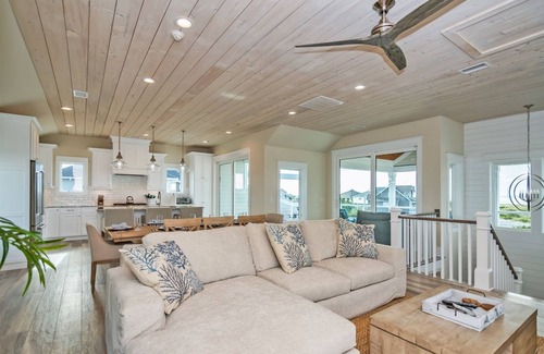 Bald Head Island House | Gorgeous ocean views - Both clubs available - 3 carts!