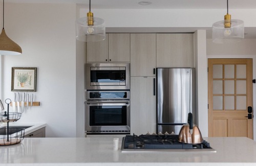 Hermosa Beach House | Gorgeous Ocean View in the Heart of Hermosa Beach - 2 blocks from the beach