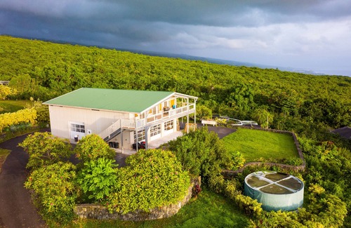 Kailua-Kona House | Gorgeous Oceanview Home