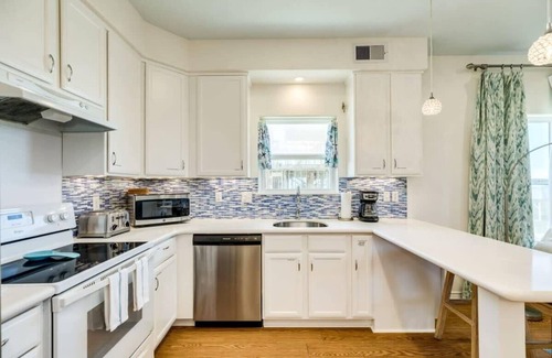 San Luis House | Gorgeous Porches for Sea Breezes, Sun Deck, Ocean Views!