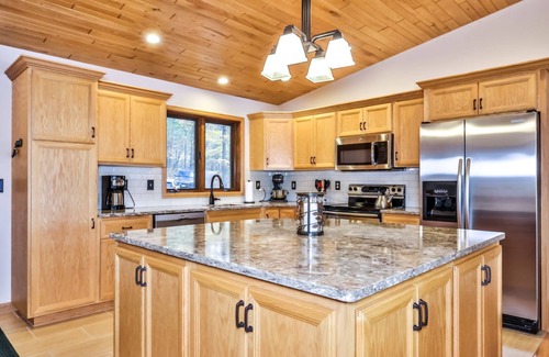 Harshaw House | Gorgeous Private Home w/magnificent lake views!