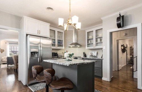 Brookview House | GORGEOUS REMODELED FIX UP! HOME THEATER! 8 MIN TO BAYLOR AND THE SILOS!