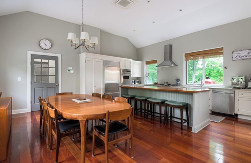 Middle Hope House | Gorgeous Retreat | Movie Theater, Firepit, Grill