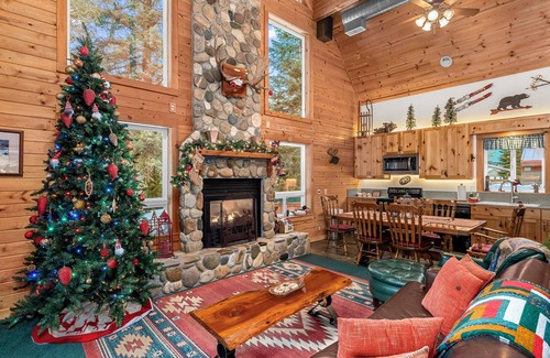 Ardenvoir House | Gorgeous River views, Sleeps 6, 3 bedrooms, 3 1/2 baths, hot tub, and foosball.