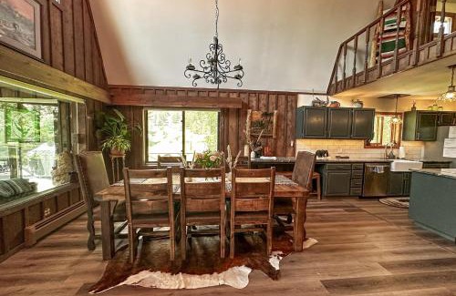 Rio Vista Estates House | Gorgeous Riverfront Retreat