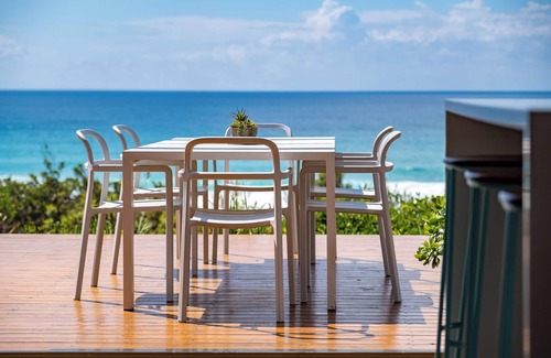 Boomerang Beach House | Gorgeous Rosie's@Boomerang (formerly Tambac) . 3 mins from the Beach!