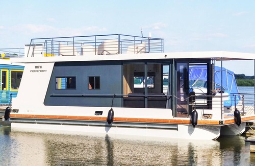 Havelsee Boat Rental | Gorgeous ship in Havelsee OT Kützkow with kitchen