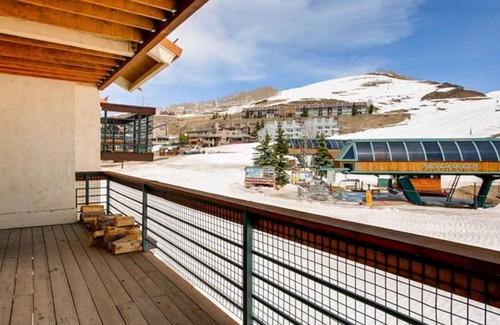 Crested Butte Condo | Gorgeous Ski-in/Ski-out Condo | Hot Tub Access!