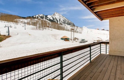 Crested Butte Condo | Gorgeous Ski-in/Ski-out Condo | Hot Tub Access!