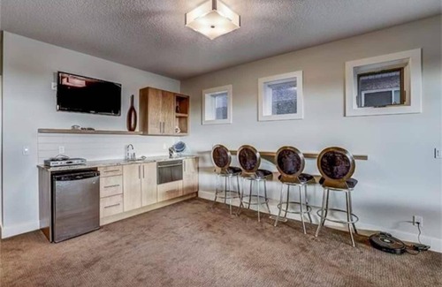 Bridgeland House | Gorgeous Skyline and Mountain View Property Refreshing Swim Spa Pool and Hot Tub
