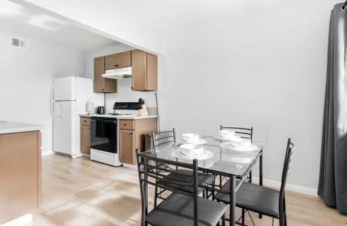 Las Vegas House | Gorgeous Two Bedroom Sleeps 6! Close to Strip!
