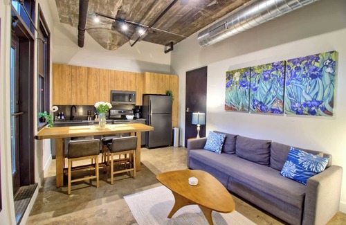 Midtown Hotel | Gorgeous Ultramodern 2BR Loft + Patio