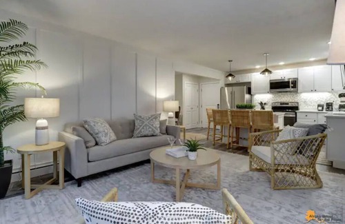 Midtown Anchorage Apartment | Gorgeous unit will have you never wanting to leave