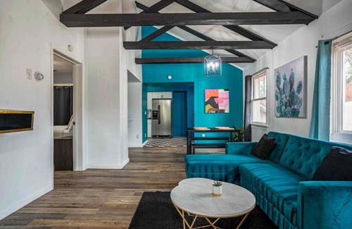 University Heights Villa | Gorgeous UNM/Nob Hill/Downtown PRIME location!🏠 MONTHLY STAYS AVAILABLE!