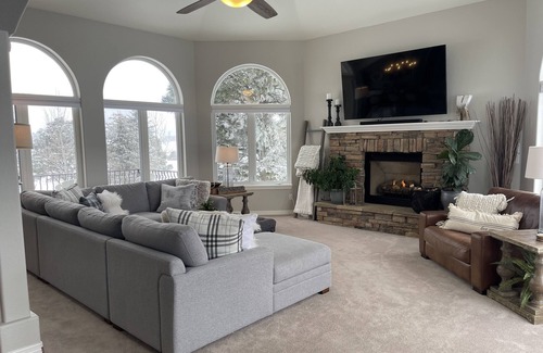 Monument House | Gorgeous, updated Monument Property & Views located on 6 acres, Welcome Home!