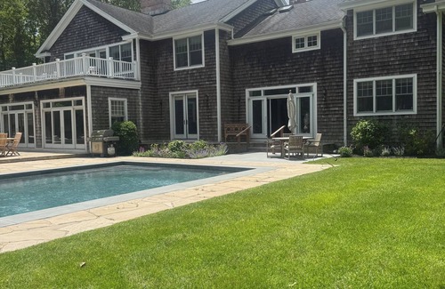 Wainscott House | Gorgeous East Hampton home close to the beach!