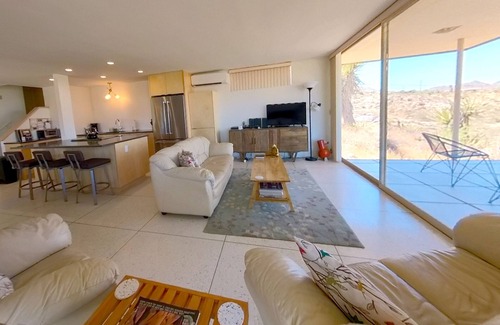 Joshua Tree Highlands House | Gorgeous Views, 5 Acres, Sleeps 8, Hot Tub, WiFi, Close to Park!