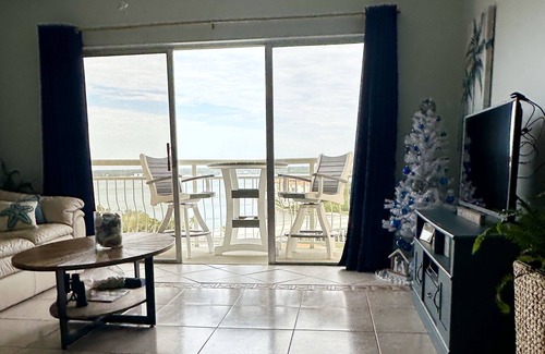 Bayway Isles Condo | Gorgeous views 5 minutes from St Pete Beach! Tons of amenities!