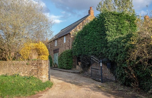 Shutford House | Gorgeous Village Barn, nr Banbury/Chipping Norton - Cotswolds, Oxfordshire
