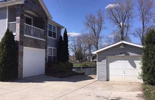 Grass Lake Cottage | Gorgeous Water Front Retreat On Chain Of Lakes With Private Boat Launch!